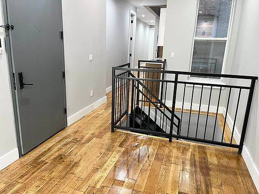 Foto principal - 59-25 71st Ave