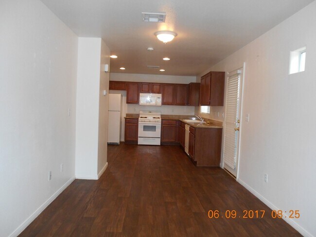 Foto del edificio - 3 Bedroom Single Family