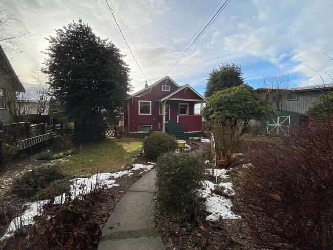 Building Photo - 33070 3rd Av