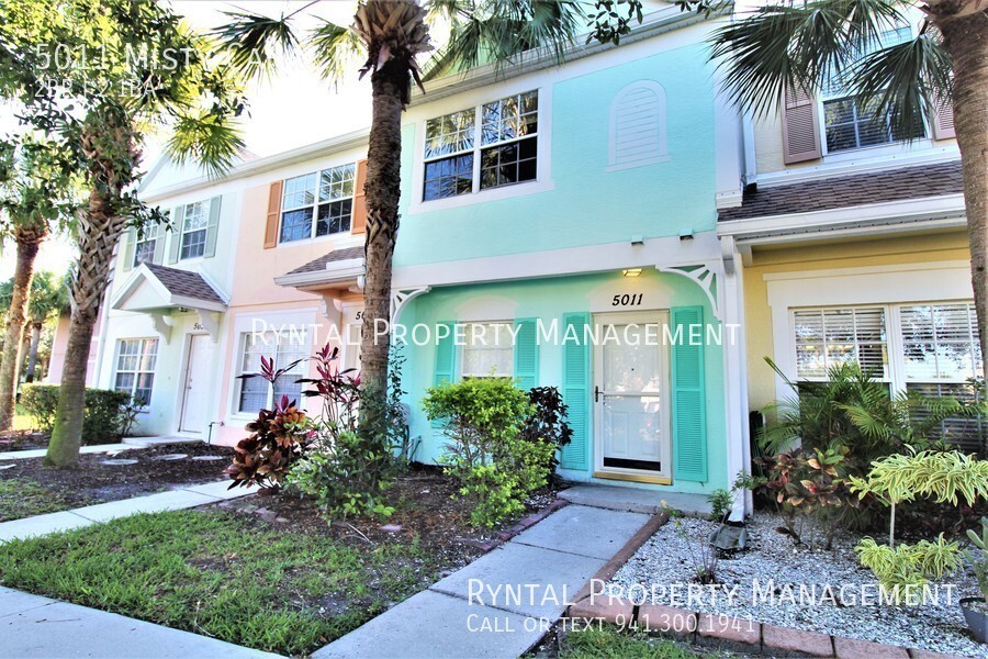 Foto principal - Spacious 2/2.5 Townhome in Gated Sabal Key!