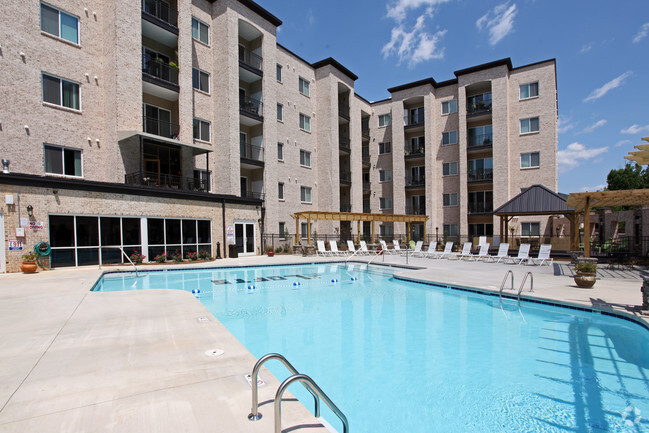 Piscina - The Lofts at Little Creek/Lofts at Hillside