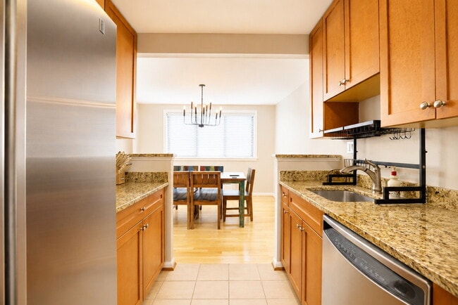 Building Photo - 2725 39th St NW