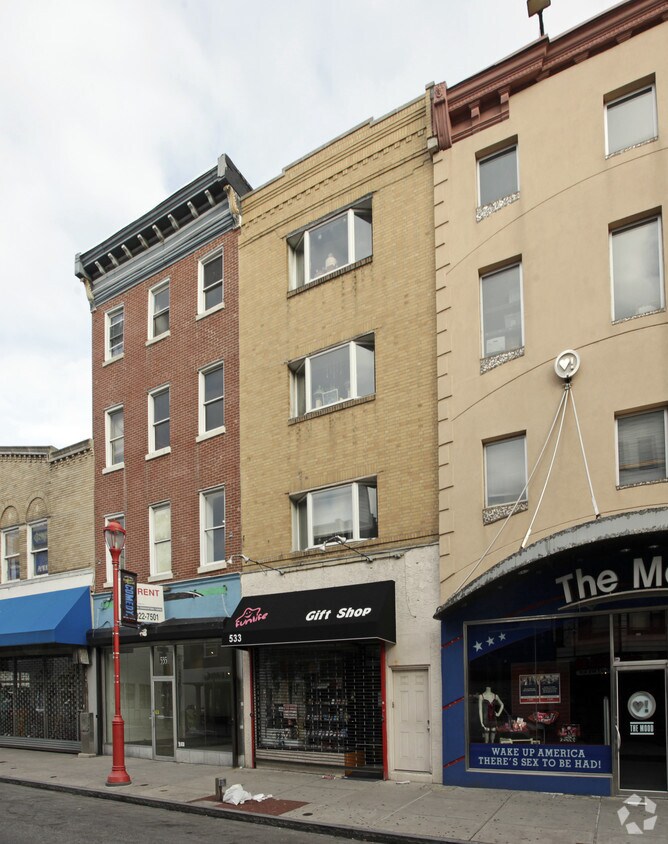 Building Photo - 533 South St