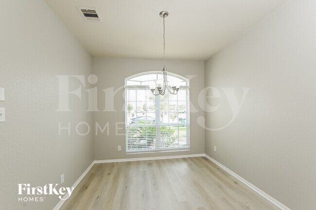 Foto del edificio - 14902 Holland Grove Ct