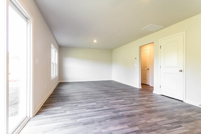 Building Photo - 681 Tacoma Trl