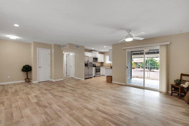 Foto del edificio - Updated 3 bedroom 2 full bathroom in Sun City