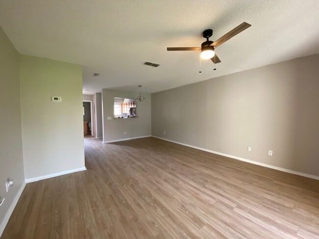 Building Photo - Daytona Beach 2/2.5 townhome