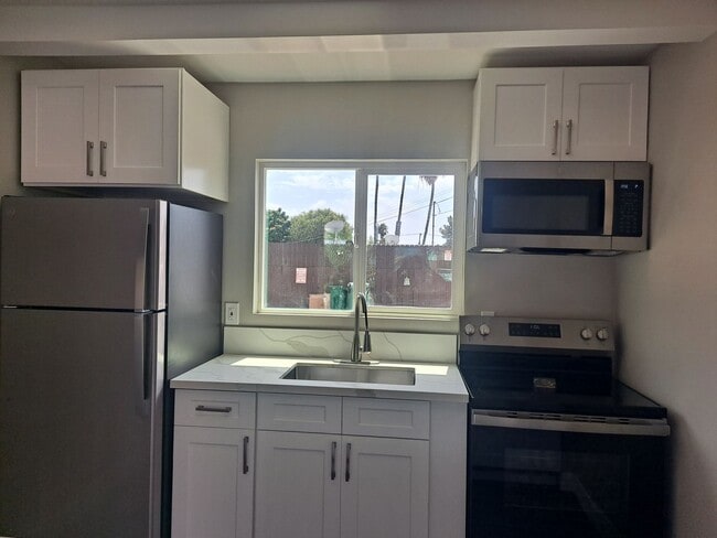 Building Photo - Pacific Beach - Washer & Dryer in Unit/AC/...