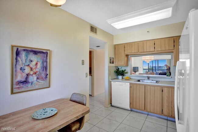 Foto del edificio - 2 br, 2 bath House - 7076 Huntington Ln Ap...