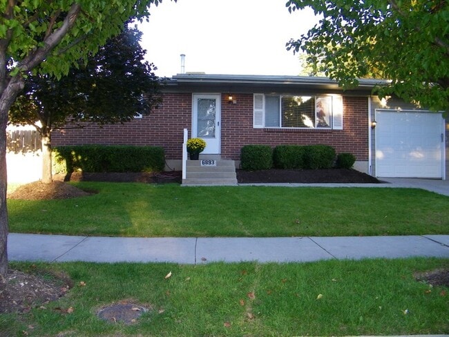 Photo - 6893 Rhonda Ave (West Jordan, UT) House