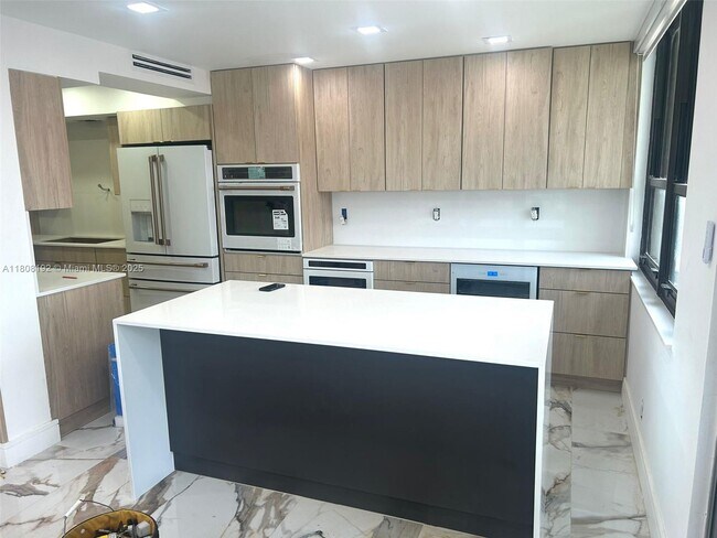 Foto del edificio - 5480 N Ocean Dr