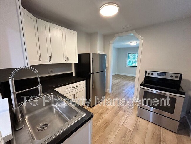 Foto del edificio - 3561 Centerhill Dr N
