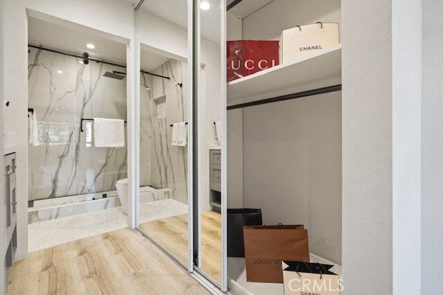 Foto del edificio - 21400 Burbank Blvd