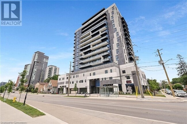 Building Photo - 128 King St N