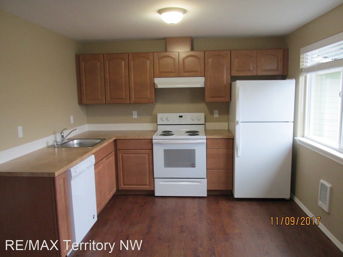 Foto del edificio - 2 br, 1 bath Apartment - 215 N. Norris Street
