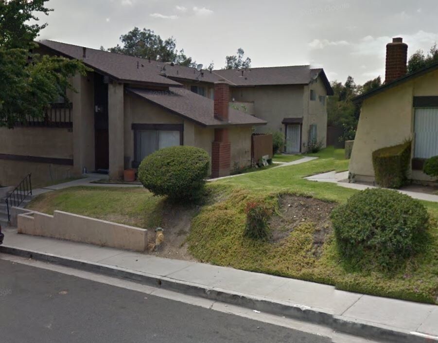 Primary Photo - 2425 S Ridgewood Dr