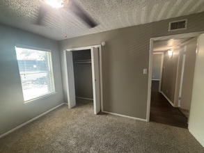 Building Photo - 531 Bedford Rd