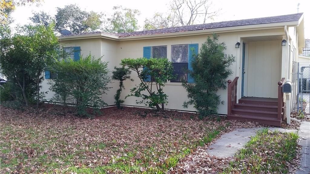 Foto principal - 3913 Delphine St