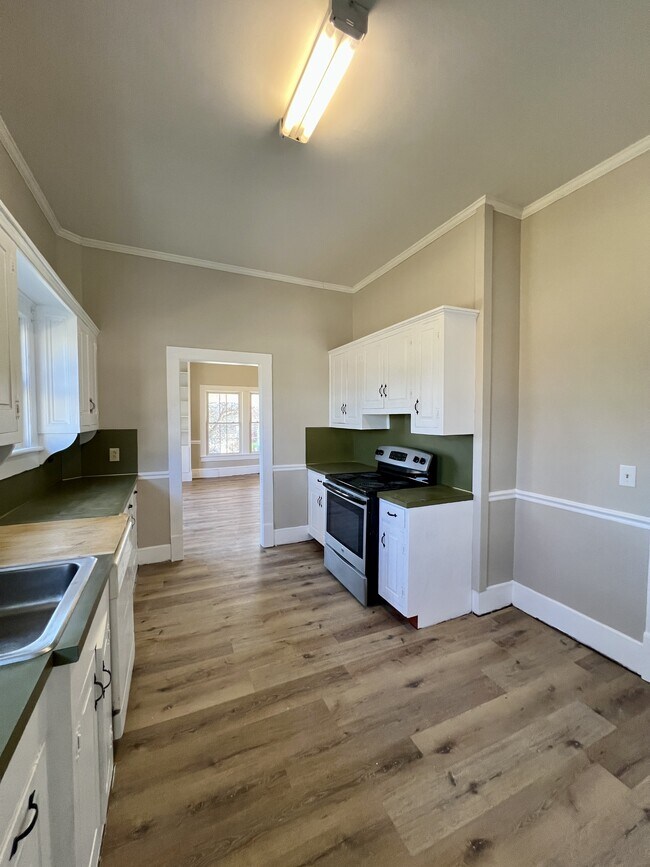 Foto del edificio - 201 E Cowles St