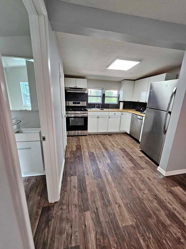 833 N Wild Olive Ave, Daytona Beach, FL 32118 House Rental in Daytona