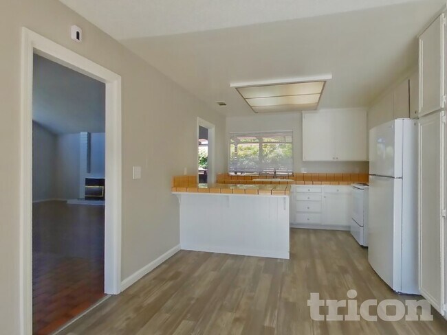 Building Photo - 1104 Waxwing Ln