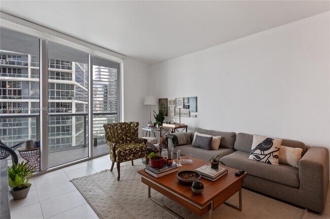 Foto del edificio - 475 Brickell Ave