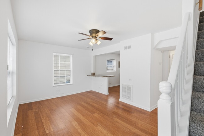 Building Photo - 426 Alpine Dr