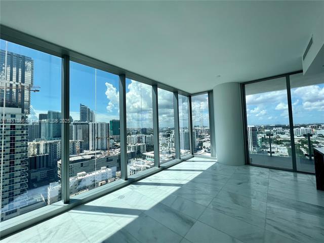Foto del edificio - 700 NE 26th Ter