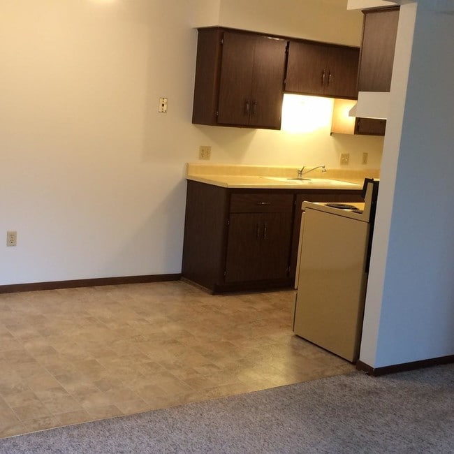 Parzen Family Apartments Apartments in Saint Francis, WI