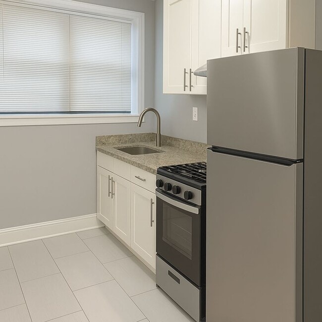 Building Photo - 8209 S Ellis Ave