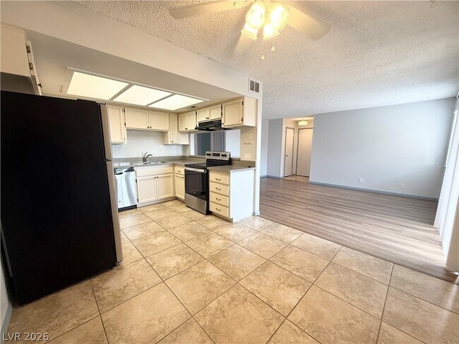 Building Photo - 3720 Snorkel Cir