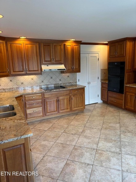 Building Photo - 218 Baltusrol Rd