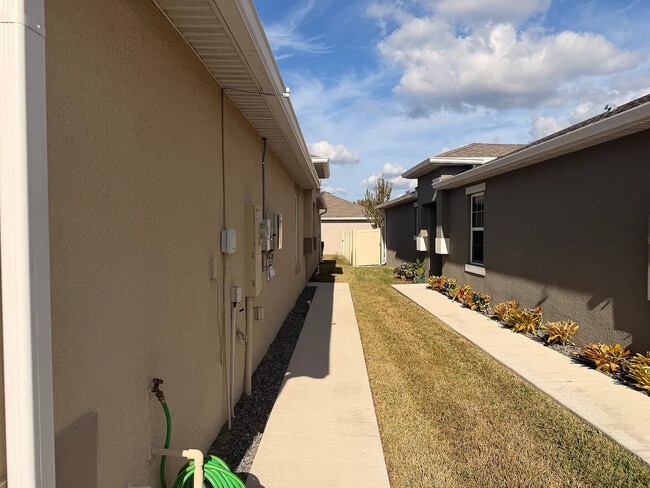 Building Photo - 17930 Turning Leaf Cir