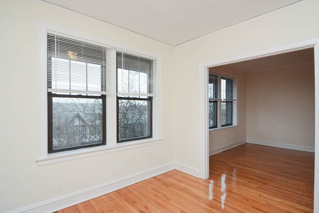 Building Photo - 346 Park Ave