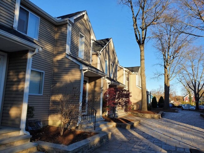 Building Photo - 31 Fairfield Park