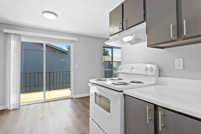 Foto del edificio - Affordable Comfort! Spacious 2-Bedroom Apartment in Prime Portland Location