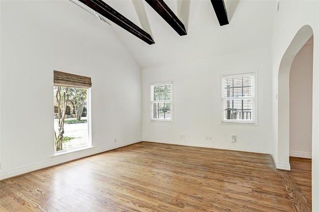 Building Photo - 2811 Westgate Dr