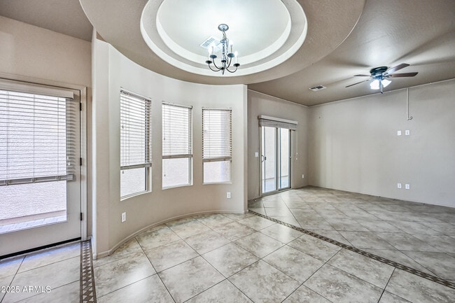 Foto del edificio - 2060 E Heartwood Ln