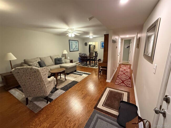 Foto del edificio - 1008 McIntosh Pl