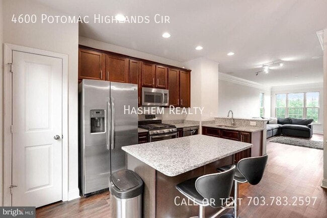 Foto del edificio - 4600 Potomac Highlands Cir