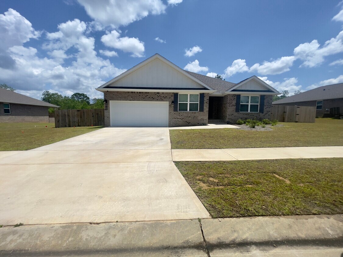 6725 Sarah Ann Way, Laurel Hill, FL 32567 House Rental in Laurel Hill