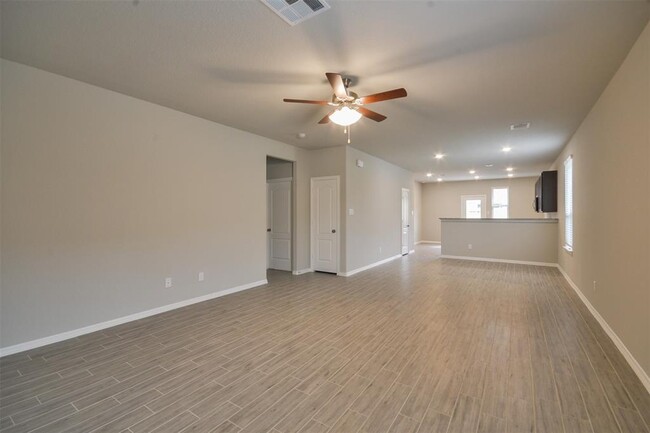 Building Photo - 826 Wembley Wood Wy