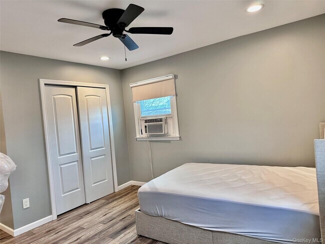 Foto del edificio - 107 Fairview Ave