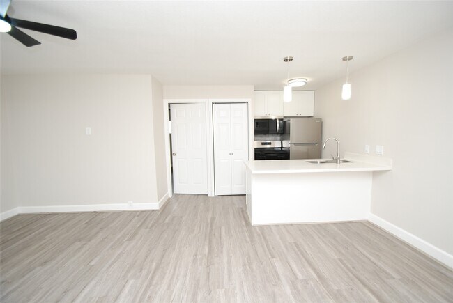 Foto del edificio - 2515 Yoakum Blvd