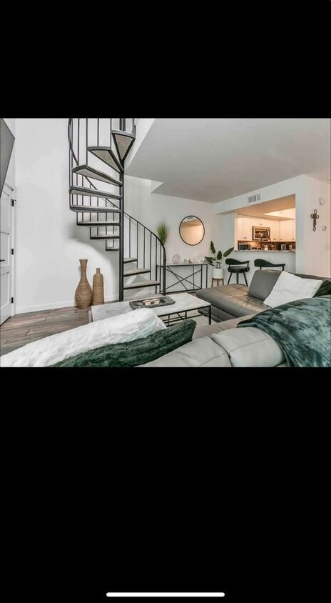 Foto principal - 11540 N May Ave