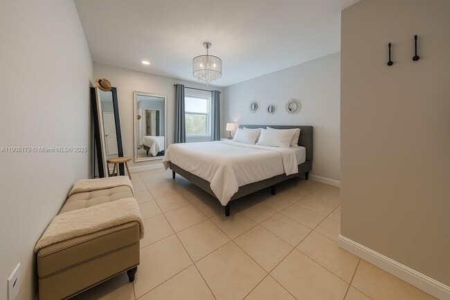 Building Photo - 5332 NE 6th Ave