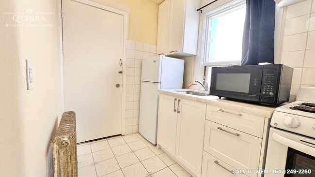 Photo du bâtiment - 2026 Weston Rd