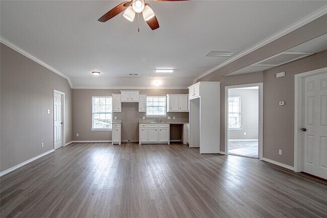 Foto del edificio - 102 Shorewood Dr