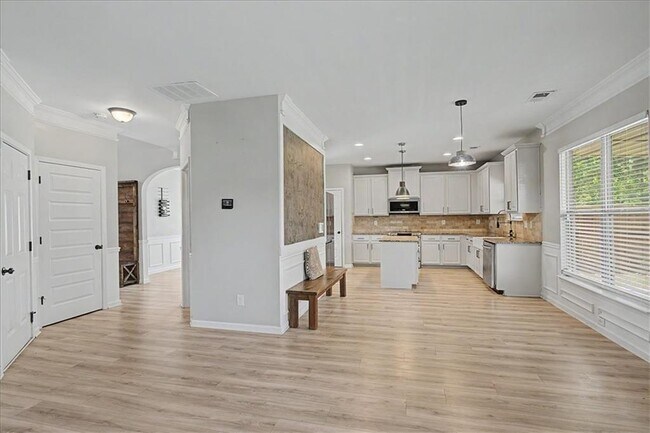 Foto del edificio - 8757 Danley Dr
