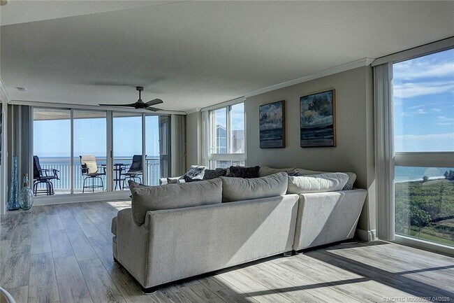 Building Photo - 3880 N Hwy A1A